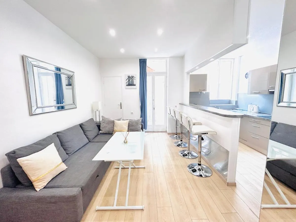 1 Bedroom Flat With Balcony Cannes Center Croisette 6Ppl