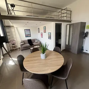 Appartement Loft Chaleureux - Climatisation - Wifi - 650 M Du Palais Des Festivals,, Cannes